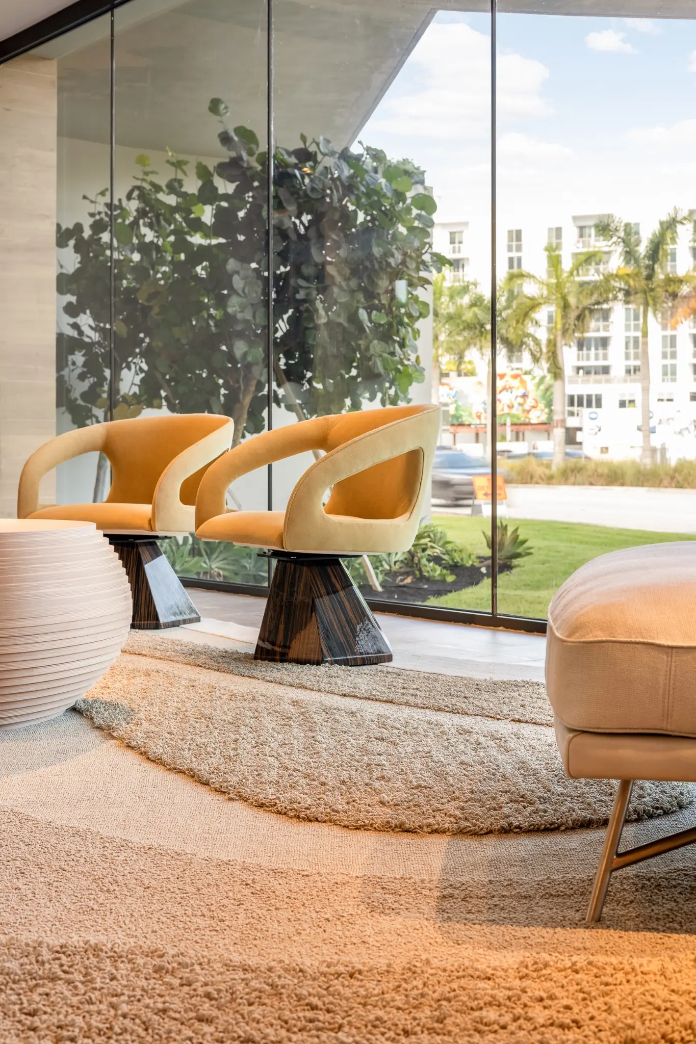 Fotografia comercial dos tapetes Cartacho no showroom da Artefacto em Miami