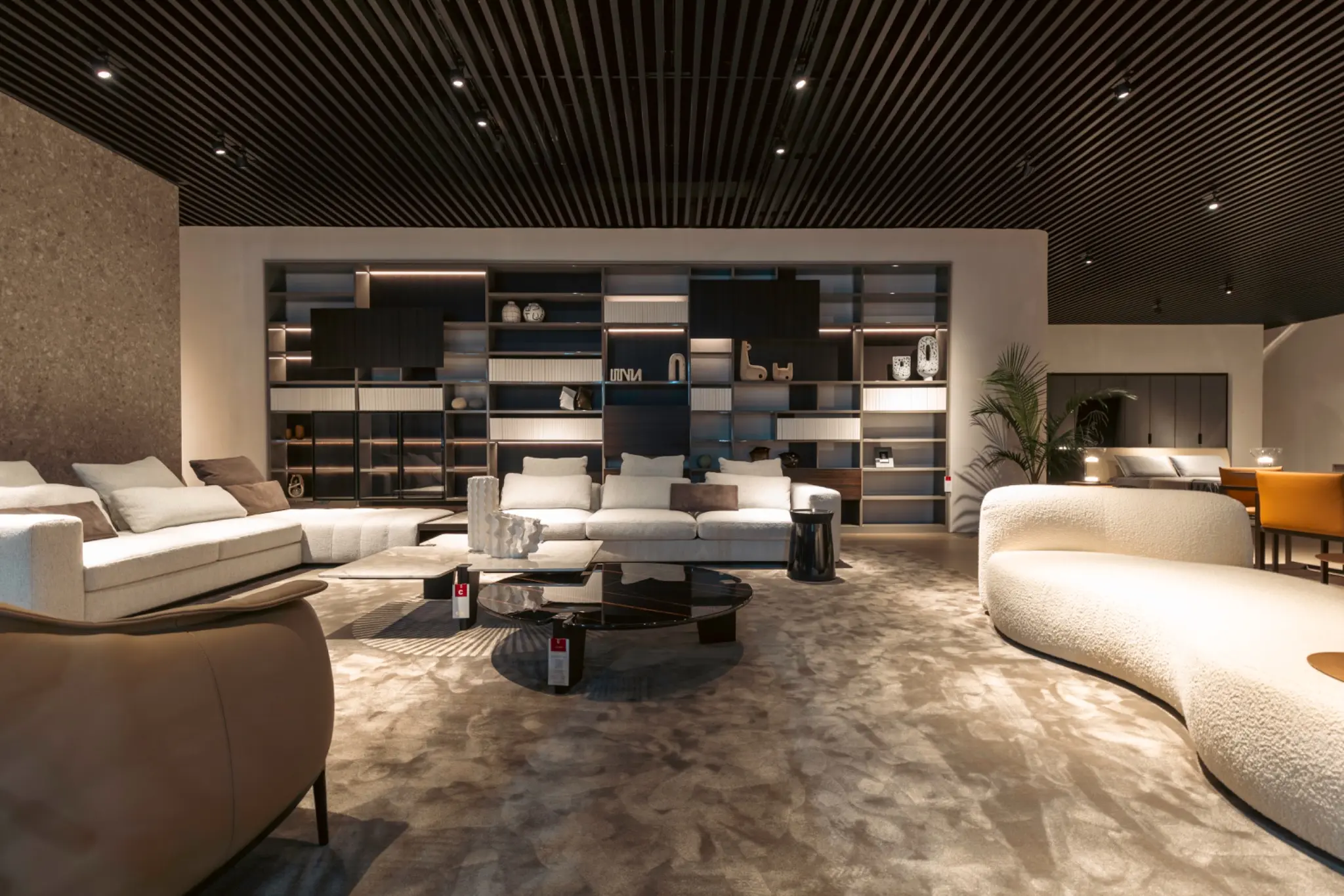 Fotografia comercial do showroom da Casa Furniture em Orlando