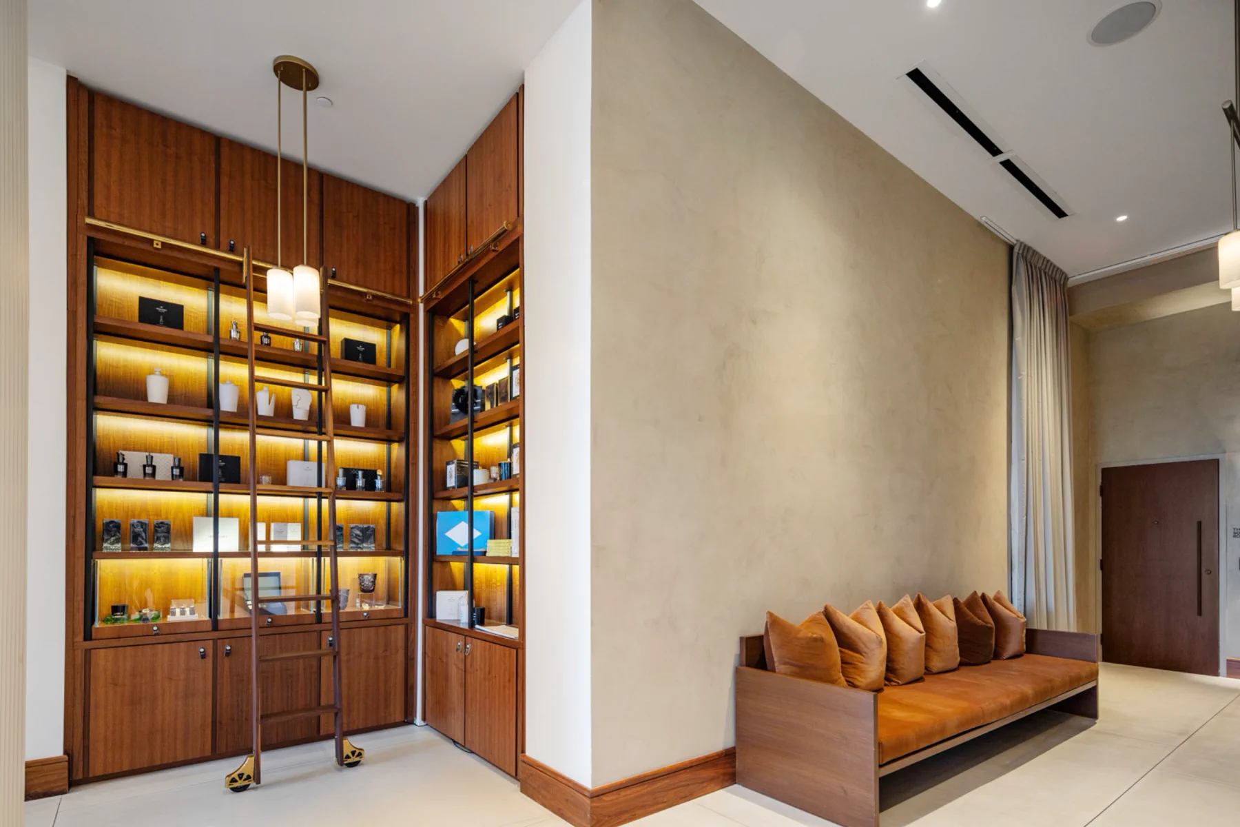 Fotografia de interiores do lobby e das áreas comuns do ette hotel em Orlando