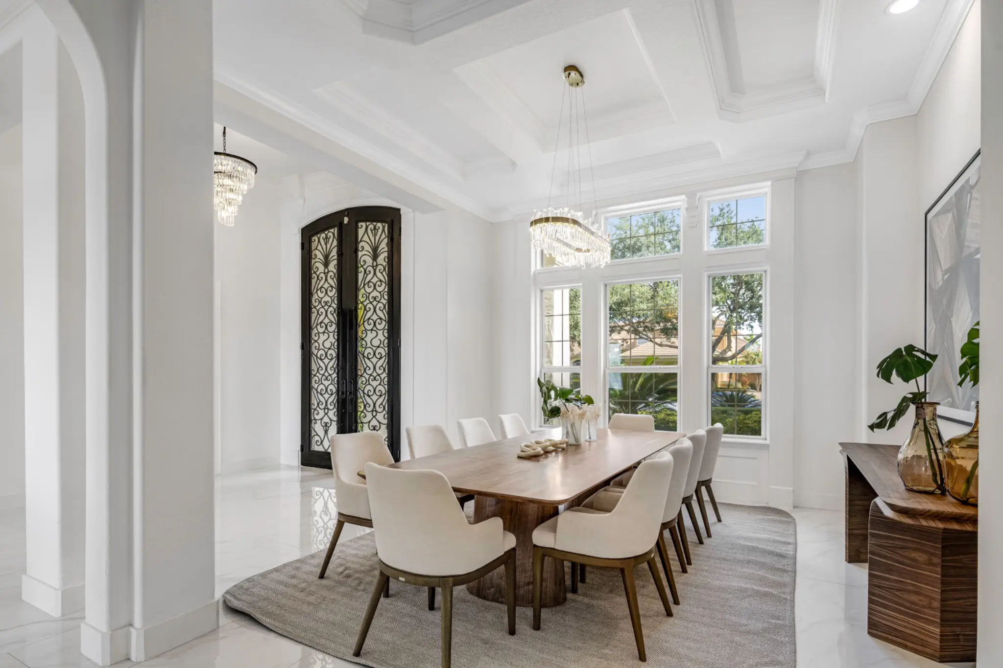 Mobiliário e ambientes de casa preparada para venda pela MAX Designer em Orlando