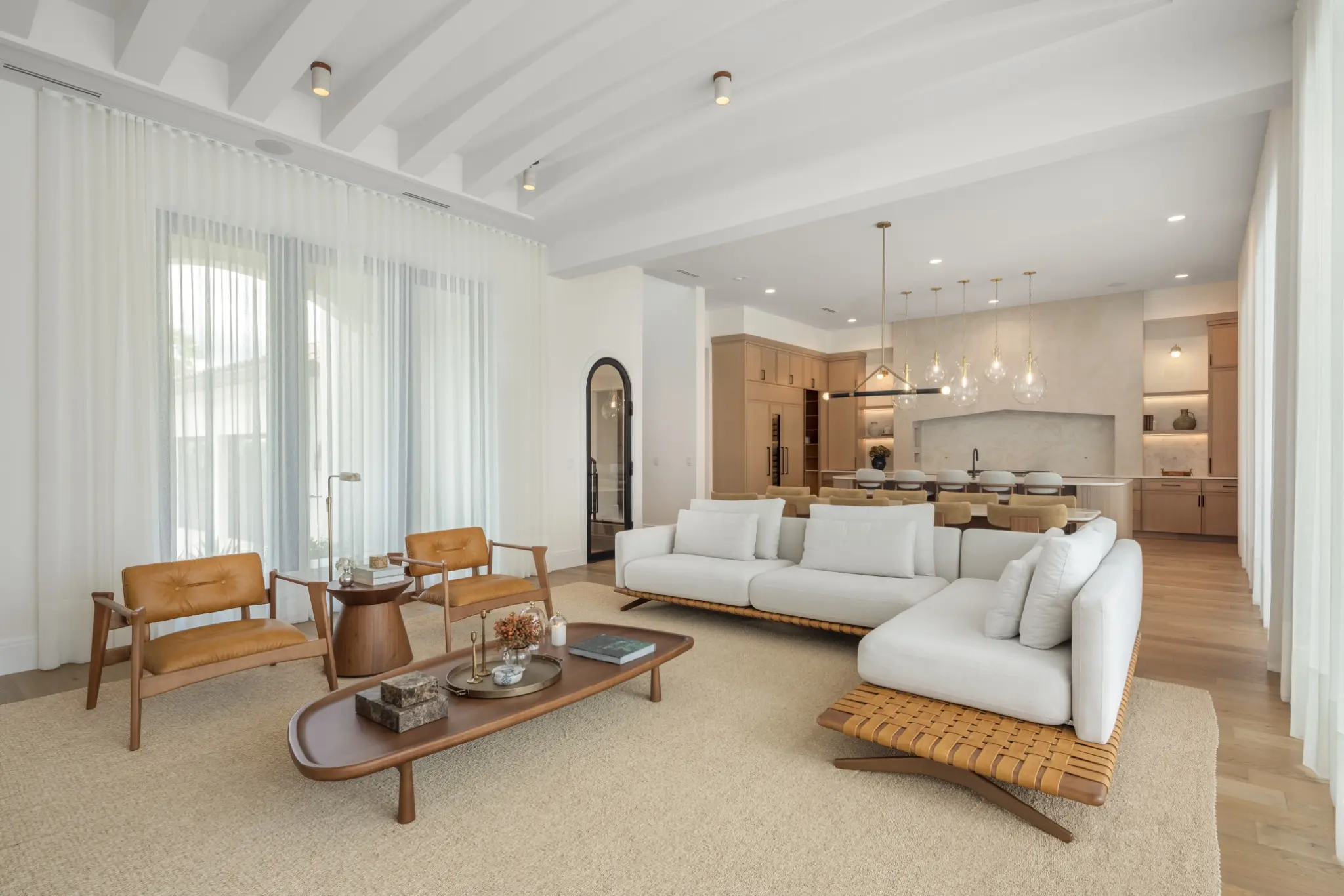 Fotografia de cortinas sob medida da Maza Decor em casa modelo no Bella Collina